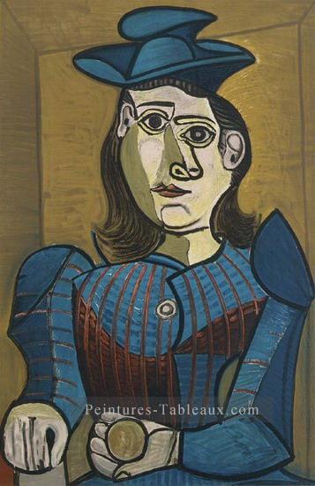 Femme au chapeau bleu 1938 cubiste Pablo Picasso Peintures à l'huile